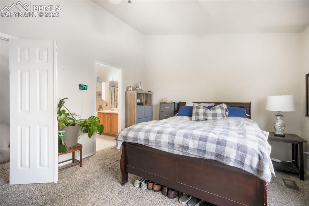 Image 16 of 47: Bedroom