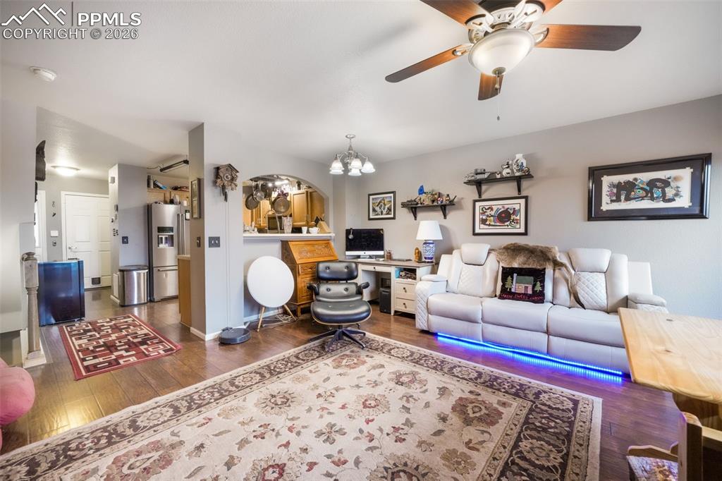 Image 8 of 47: Kitchen