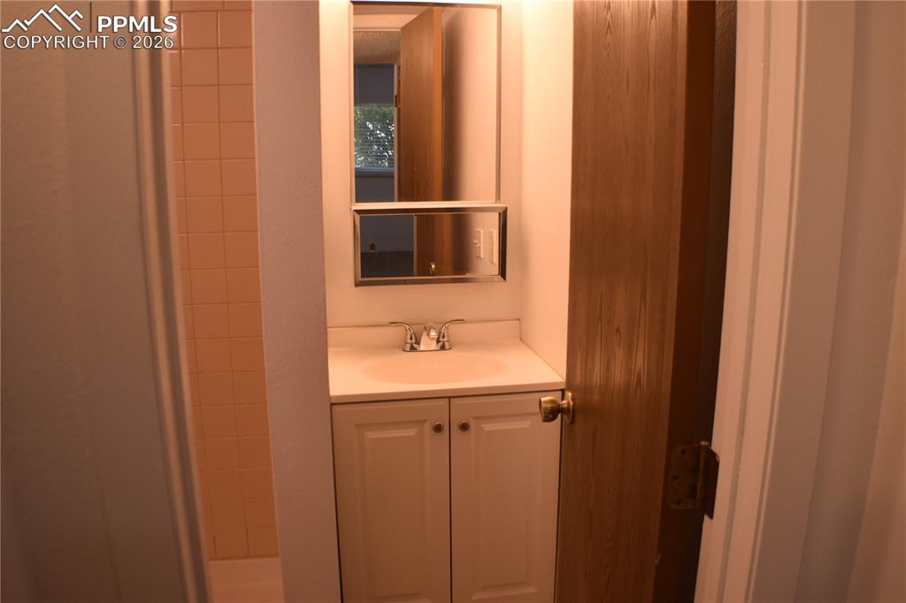 Image 23 of 40: Bathroom with vanity