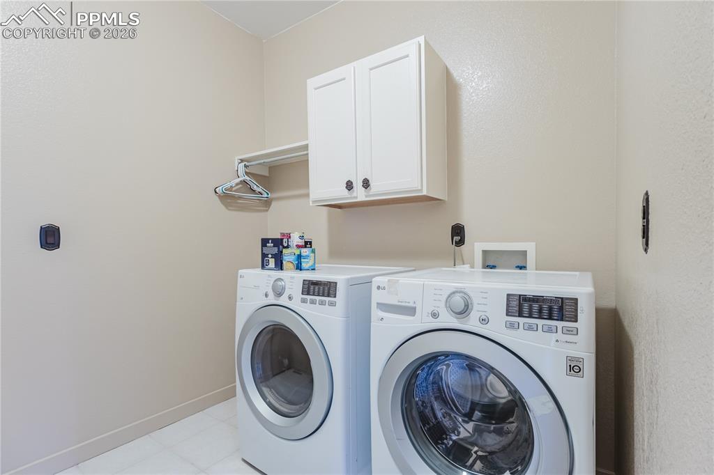 Image 11 of 32: Laundry