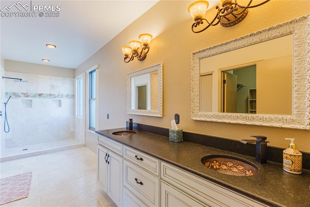 Image 14 of 32: Main Level Primary