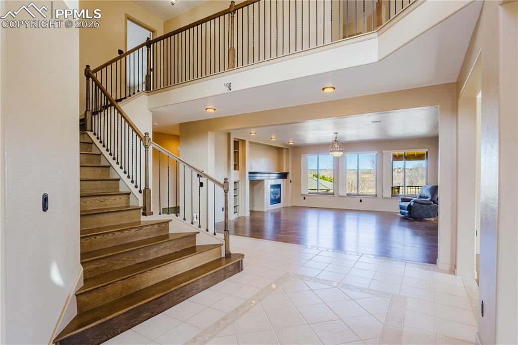 Image 2 of 32: Entry