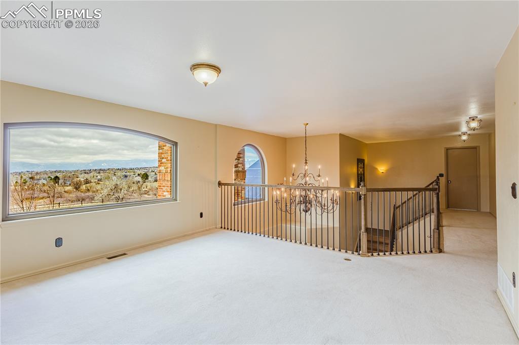 Image 22 of 32: Loft