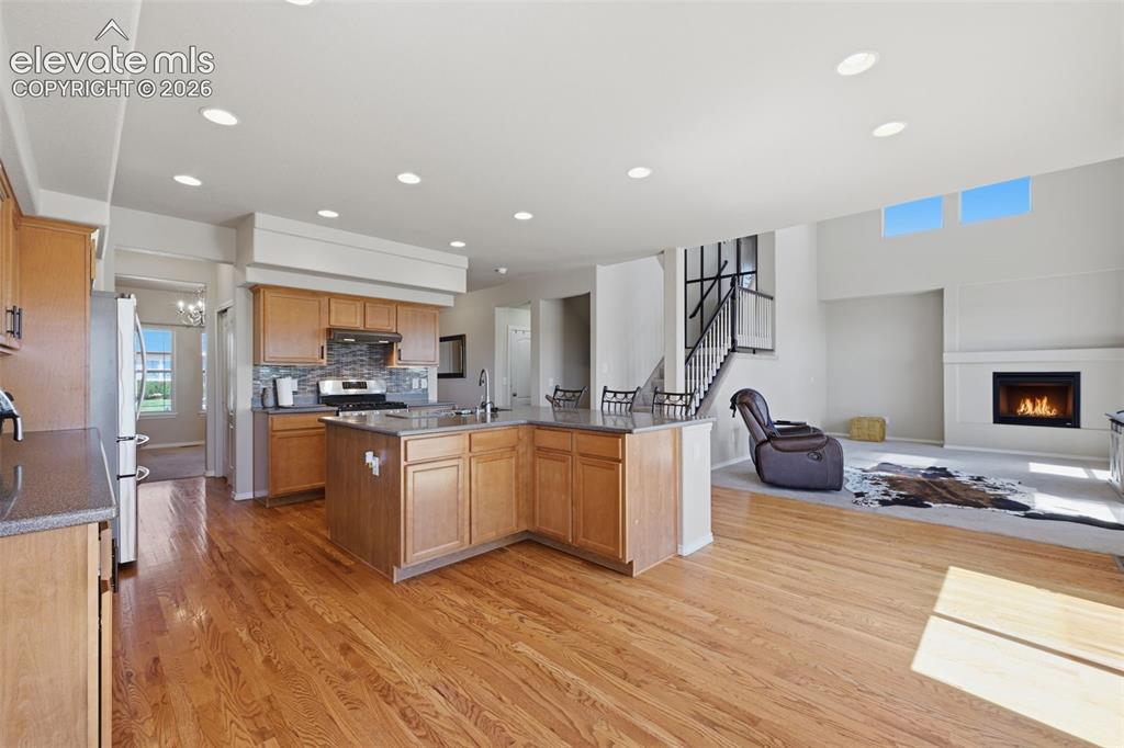 Image 13 of 42: Kitchen
