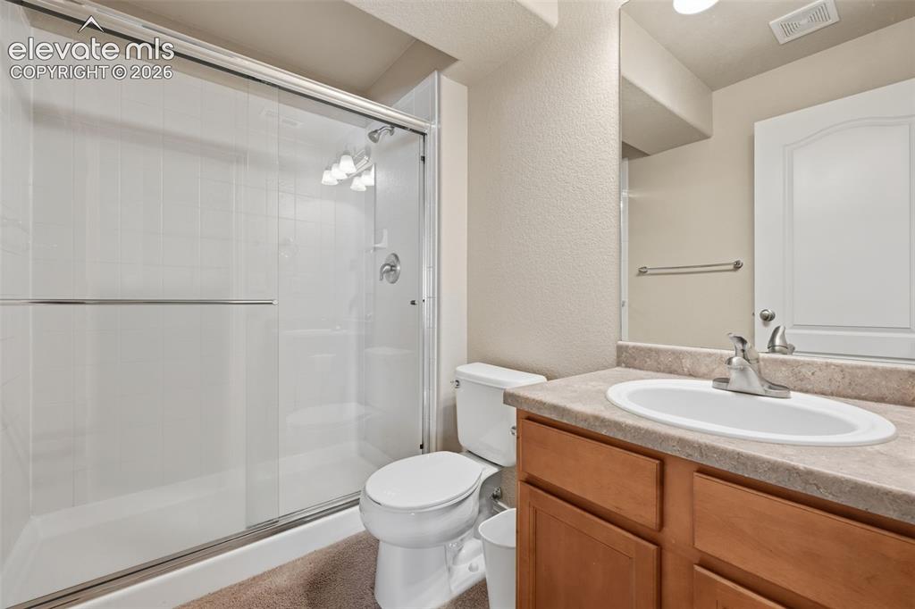 Image 42 of 42: Bathroom