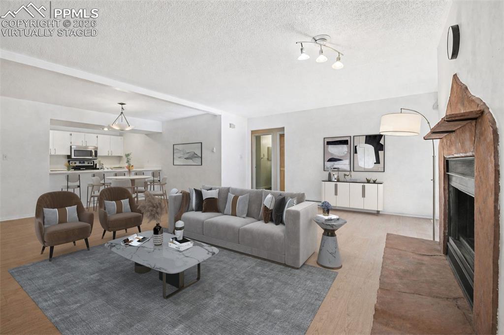 Image 7 of 45: Virtually Staged