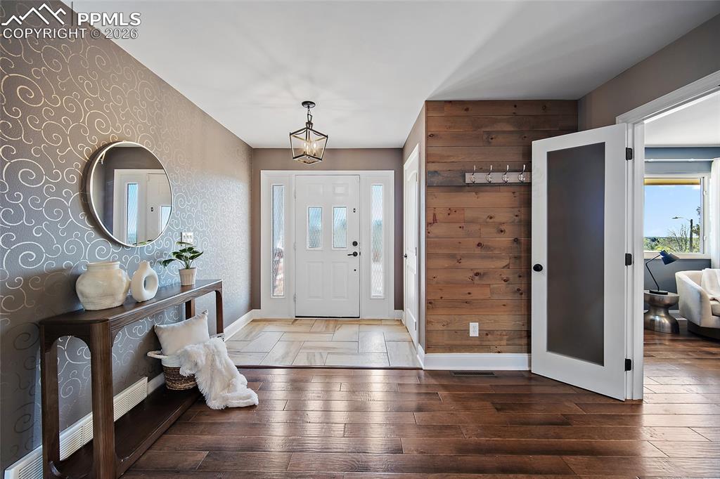 Image 6 of 50: Front entry.