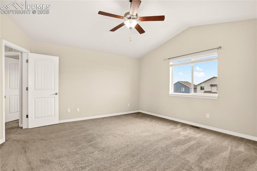 Image 10 of 24: Primary suite - upper level