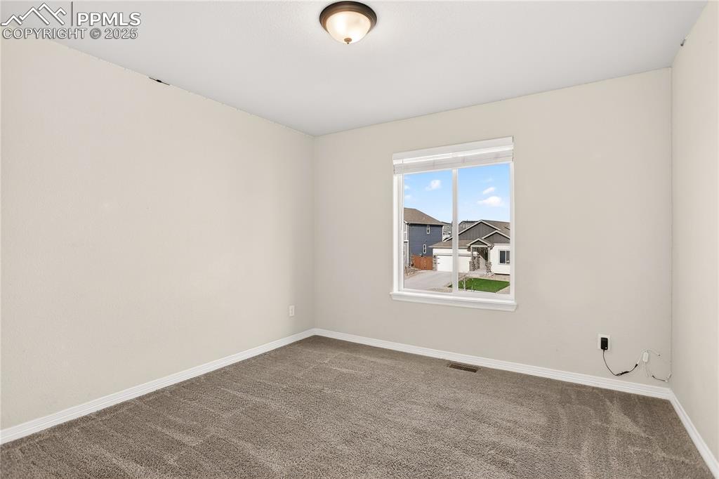 Image 16 of 24: Bedroom 4 - upper level