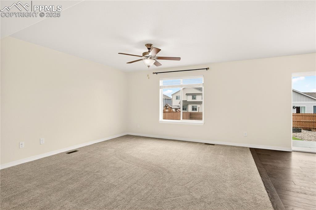 Image 4 of 24: Lots of natural lighting