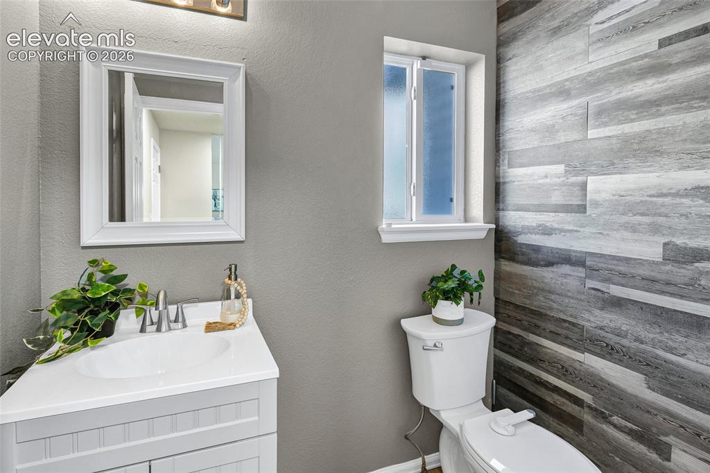 Image 11 of 40: Bathroom