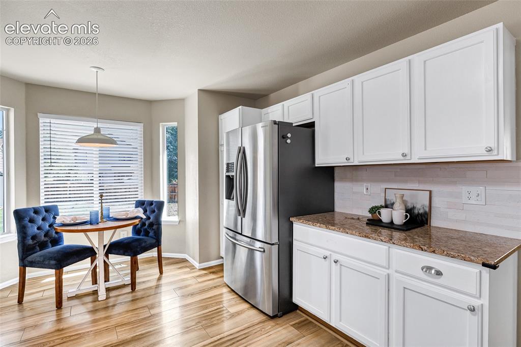 Image 16 of 40: Kitchen