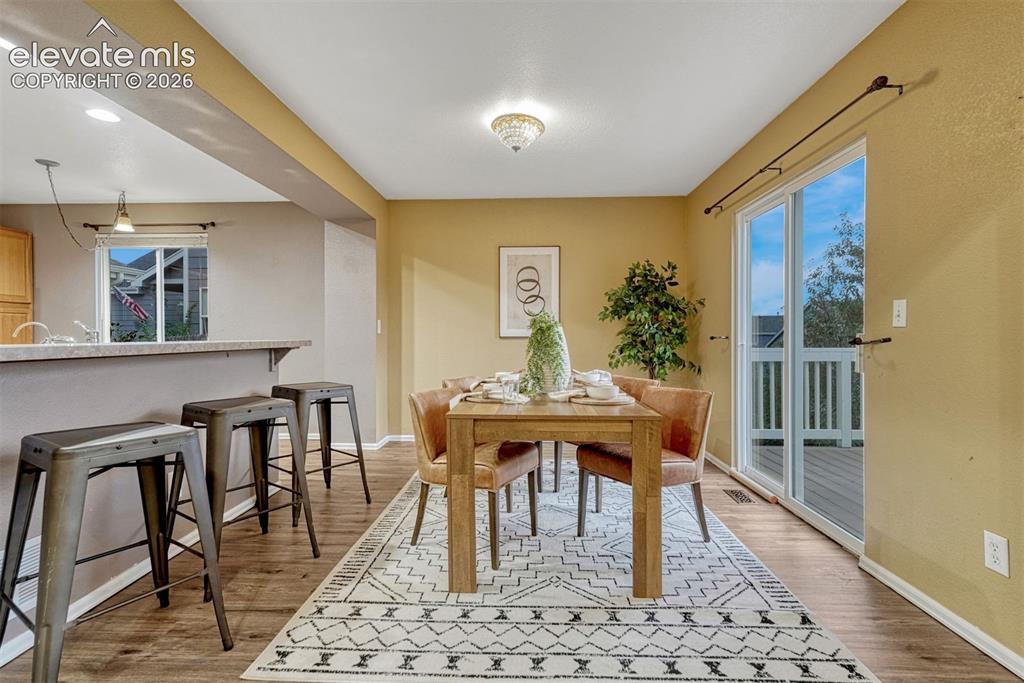 Image 19 of 49: Dining Area