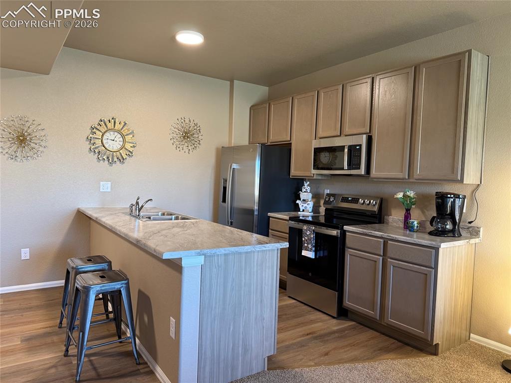 Image 13 of 38: Kitchen