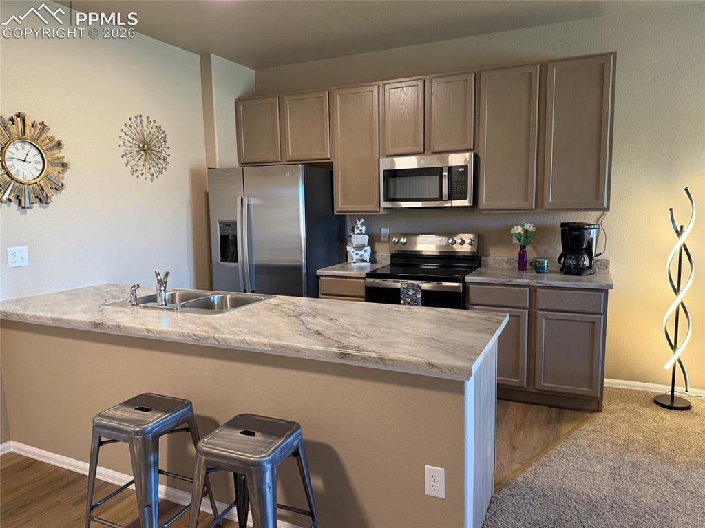 Image 14 of 38: Kitchen
