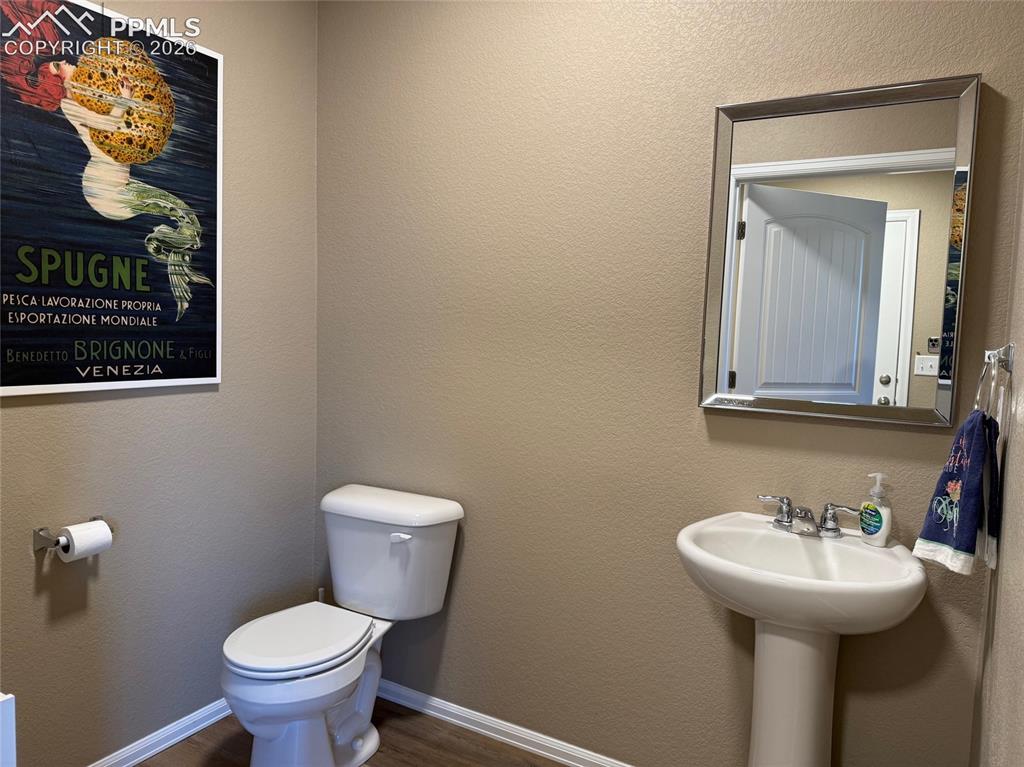 Image 3 of 38: Bathroom
