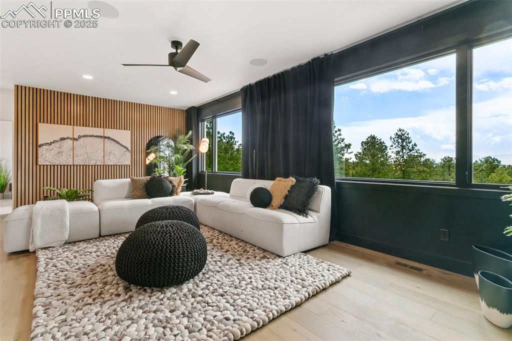 Image 26 of 50: Oversized Living space can be used for teens, kiddos, guests... use your im