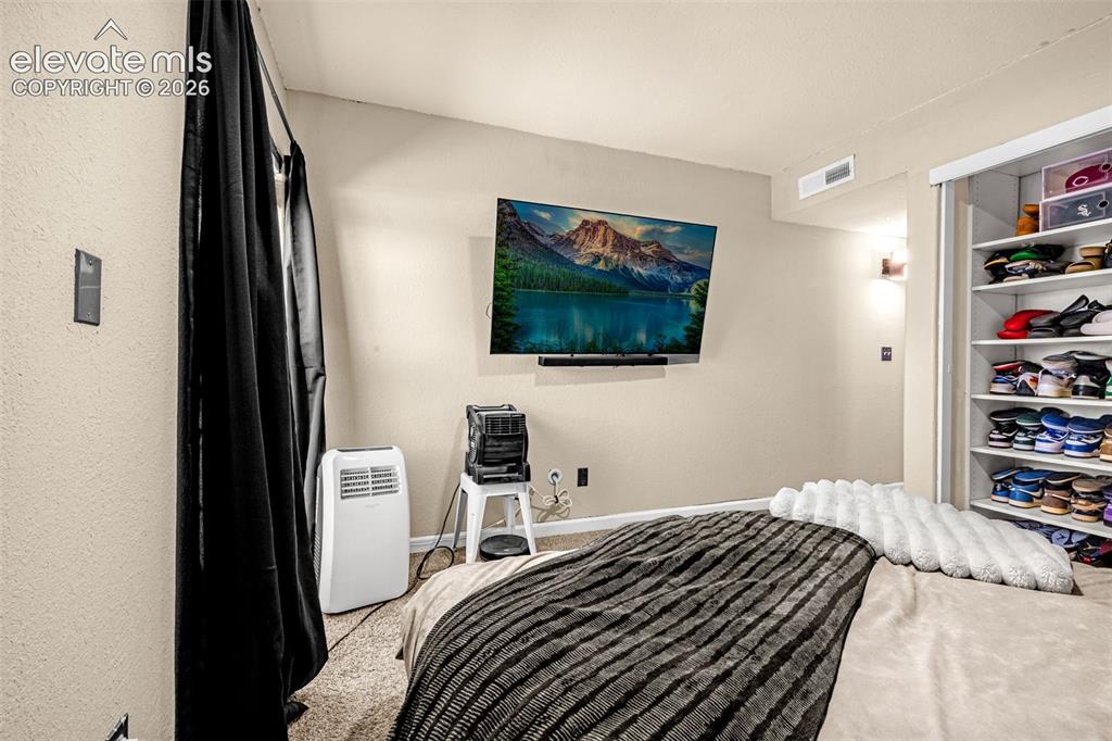 Image 13 of 30: Bedroom