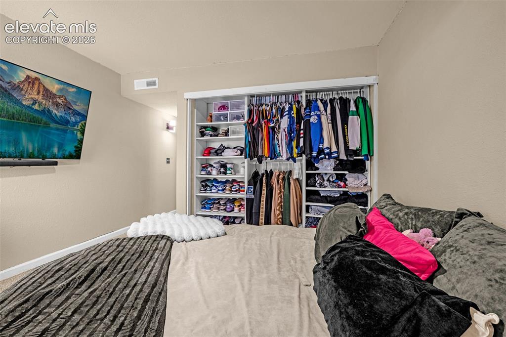 Image 14 of 30: Bedroom