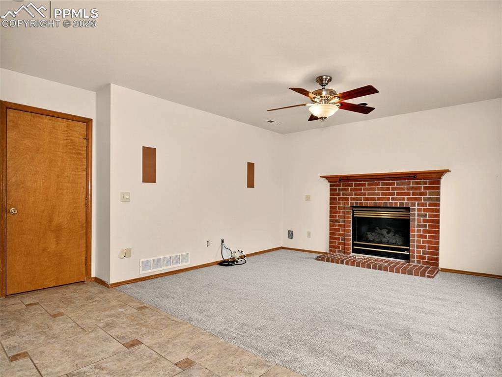 Image 11 of 26: Living Room