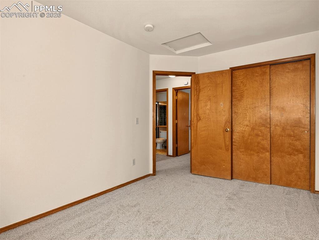 Image 18 of 26: Bedroom