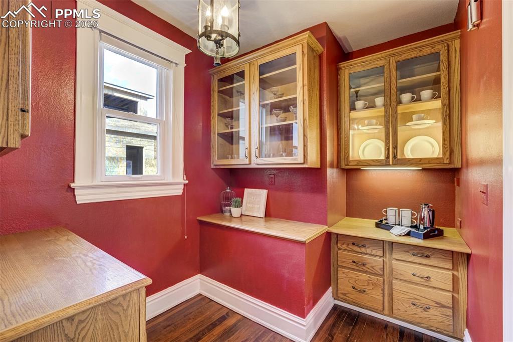 Image 12 of 50: Desirable butler