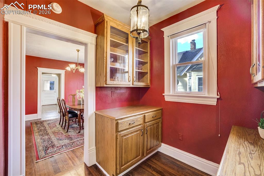 Image 13 of 50: Butler