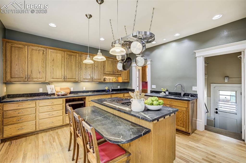 Image 18 of 50: Plenty of storage and counter space!