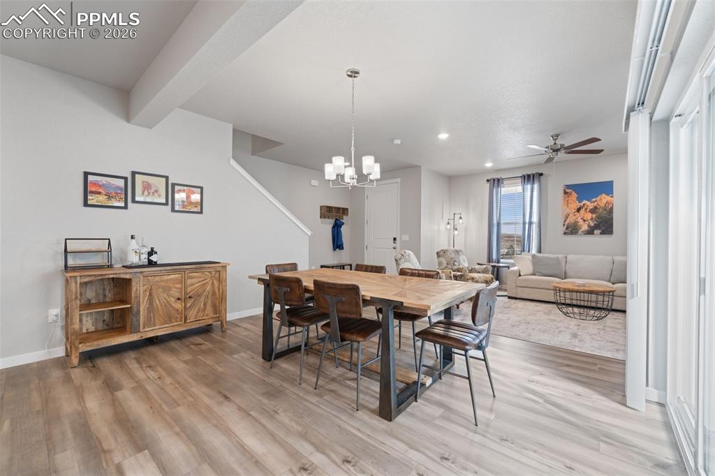 Image 10 of 50: Dining Area