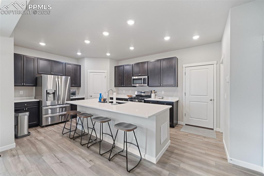 Image 13 of 50: Kitchen