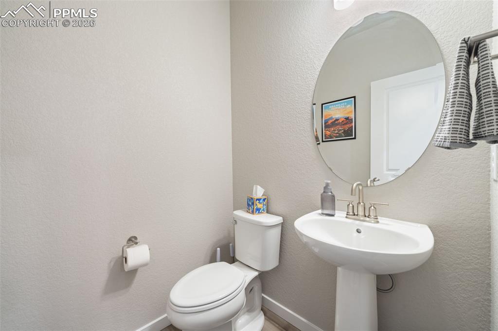 Image 17 of 50: Bathroom