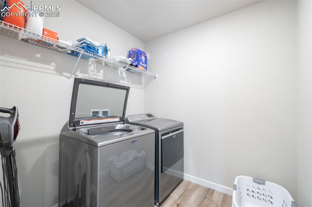 Image 30 of 50: Laundry