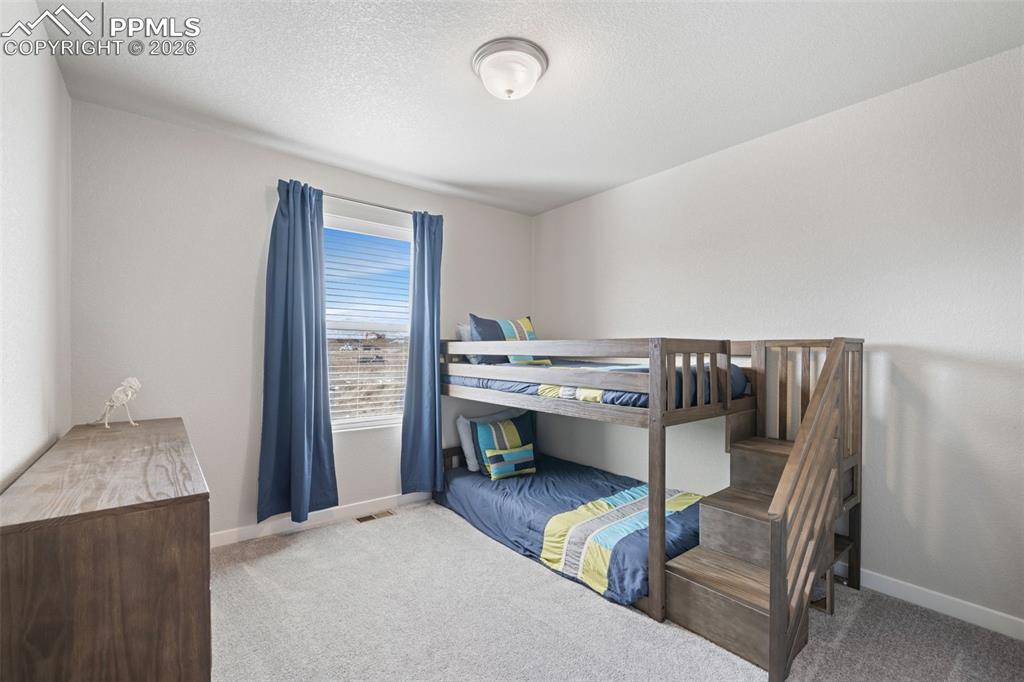 Image 31 of 50: Bedroom