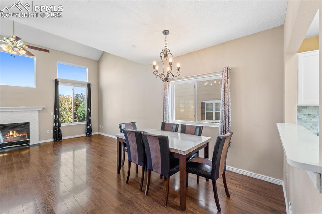 Image 12 of 39: Dining Area
