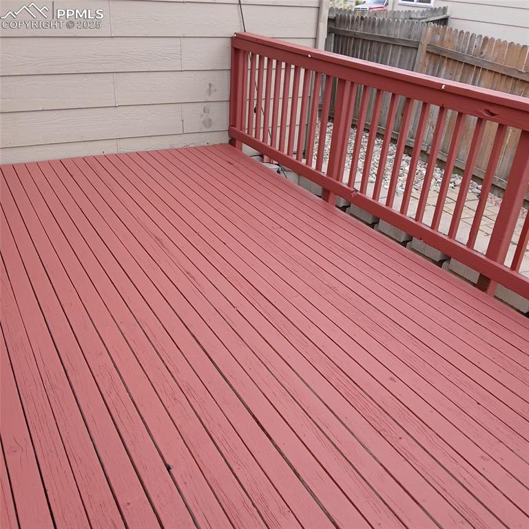 Image 29 of 39: Deck