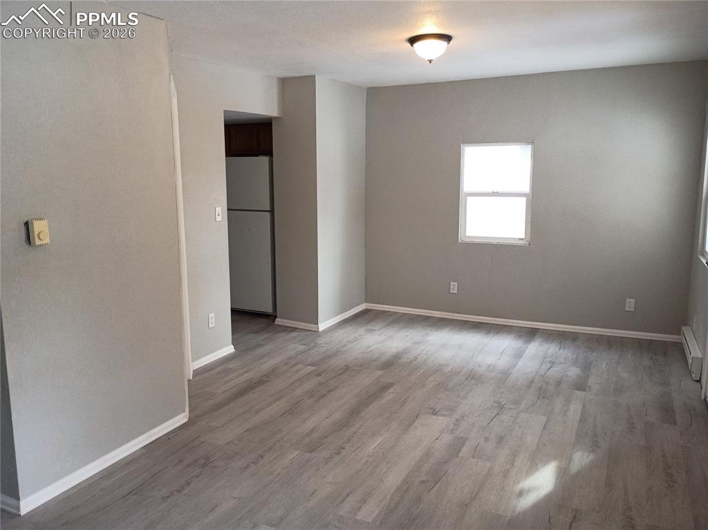 Image 6 of 10: Dining area.