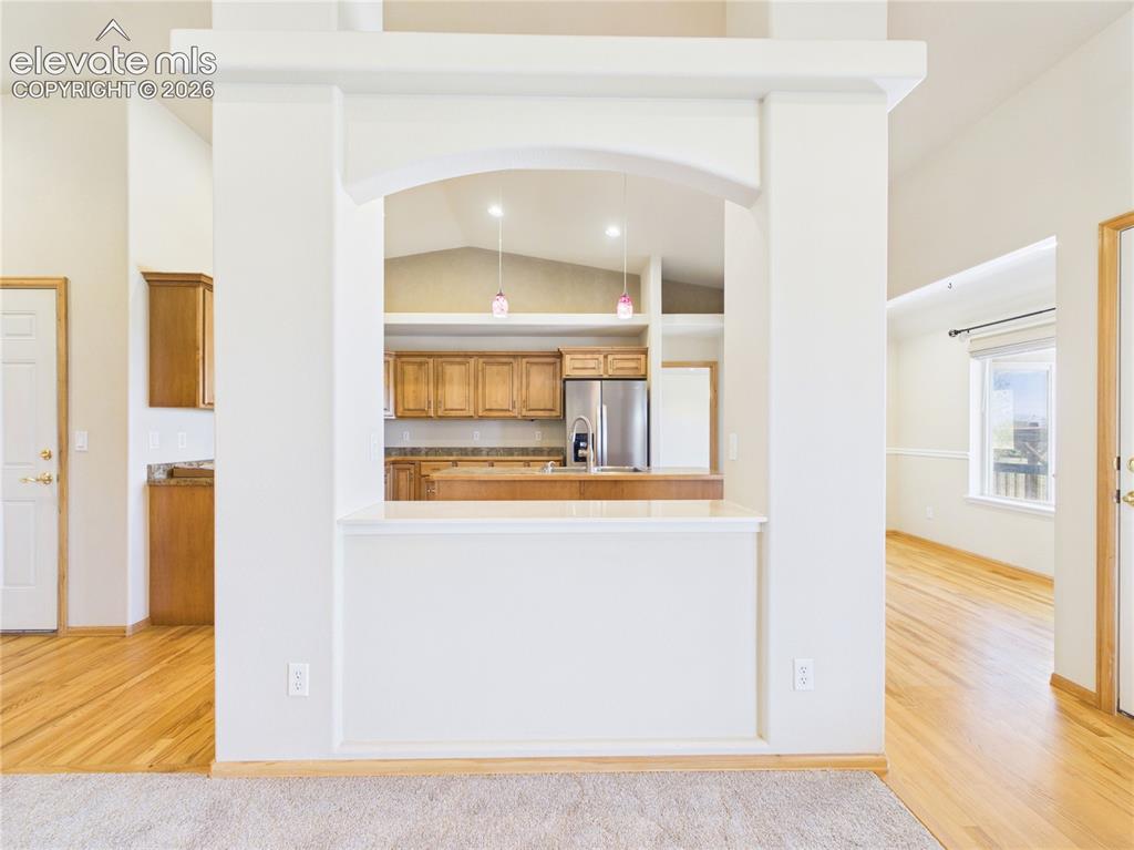 Image 16 of 47: Kitchen