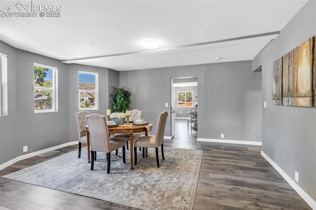 Image 12 of 49: Dining Area