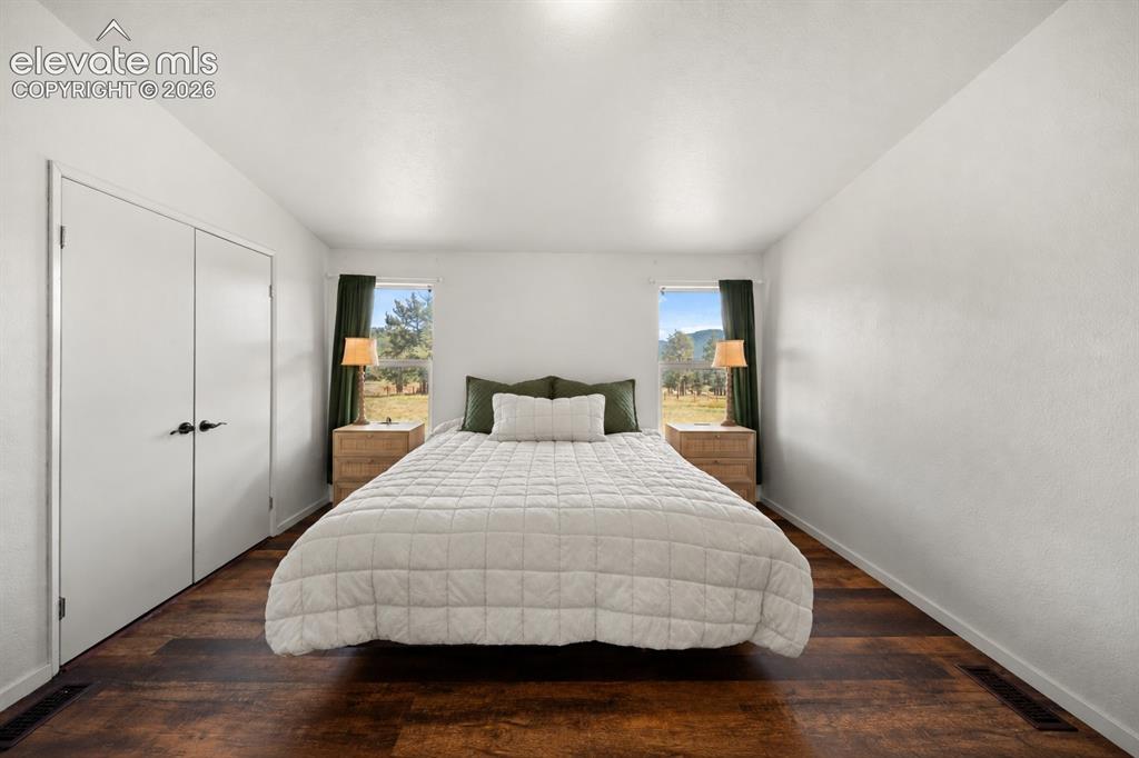 Image 11 of 26: Bedroom