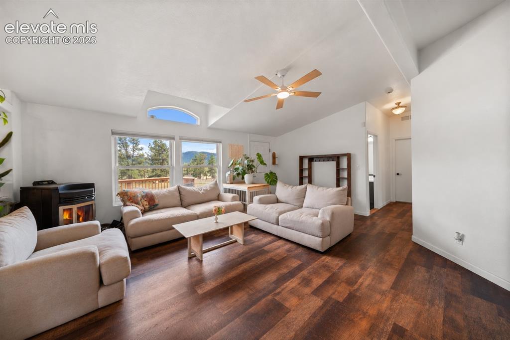 Image 4 of 26: Living Room
