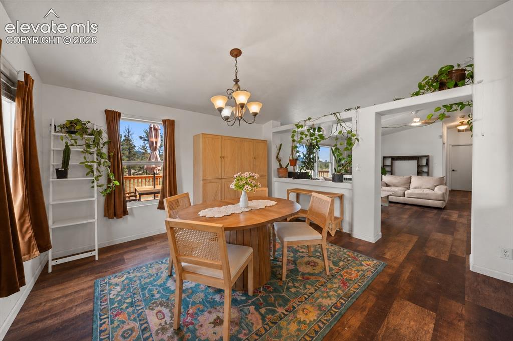 Image 6 of 26: Dining Area