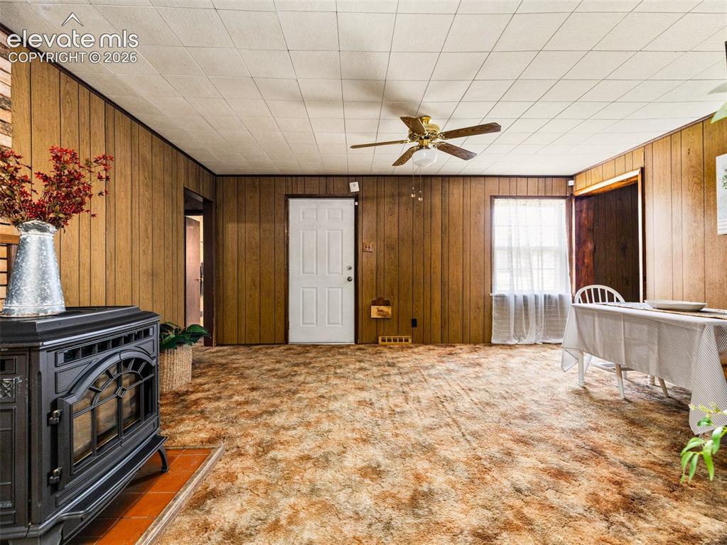 Image 14 of 24: Living Room