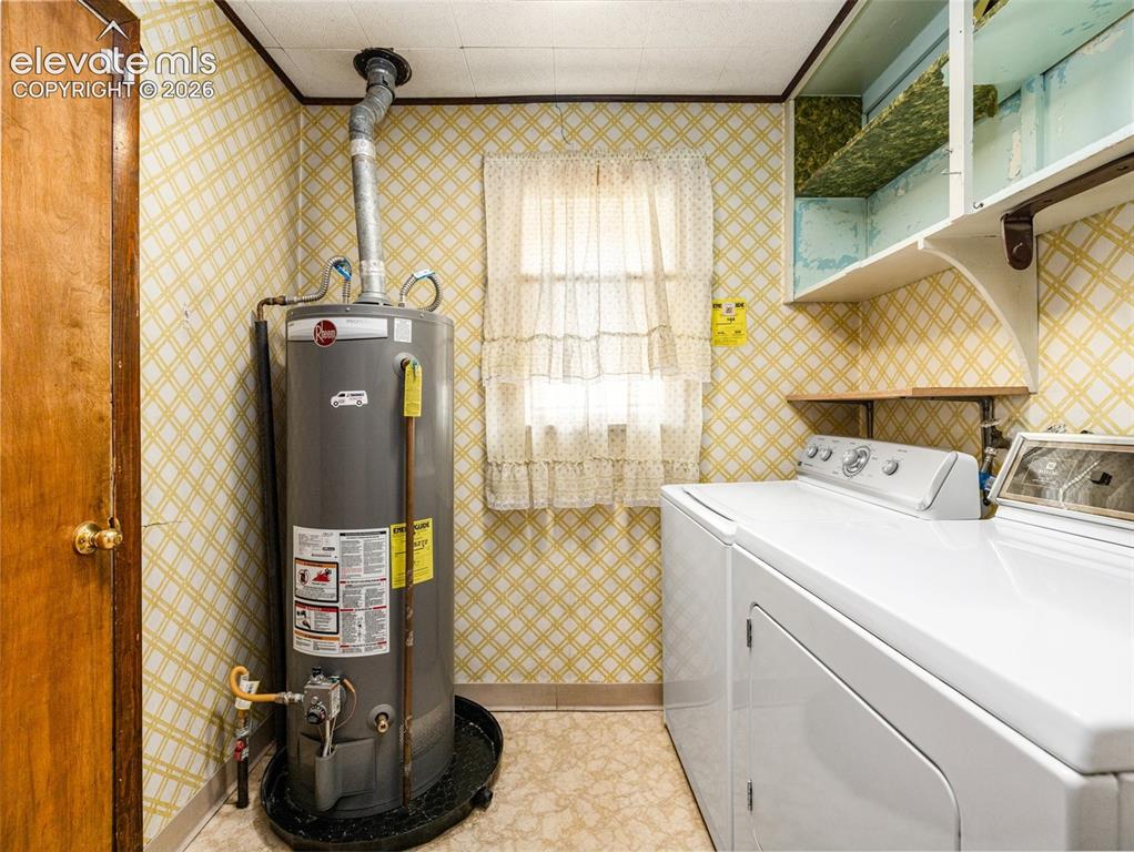 Image 16 of 24: Laundry
