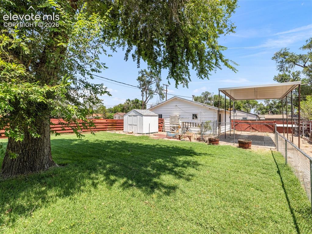 Image 6 of 24: Yard