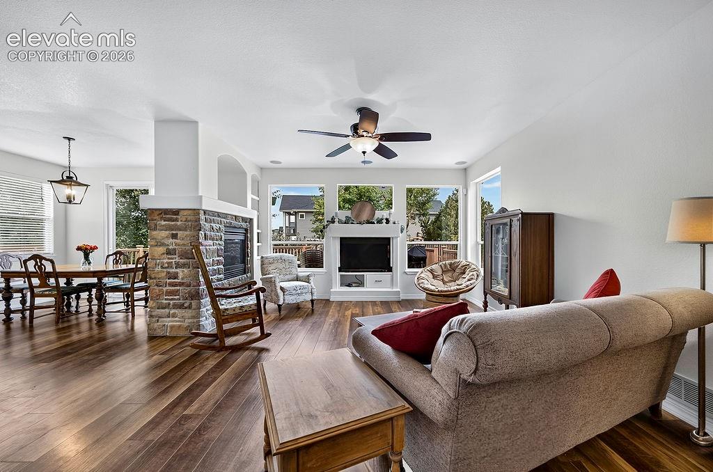 Image 15 of 50: Family Room