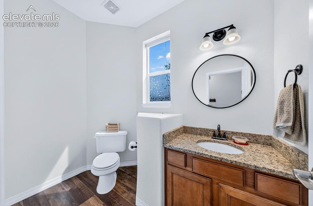 Image 17 of 50: Bathroom