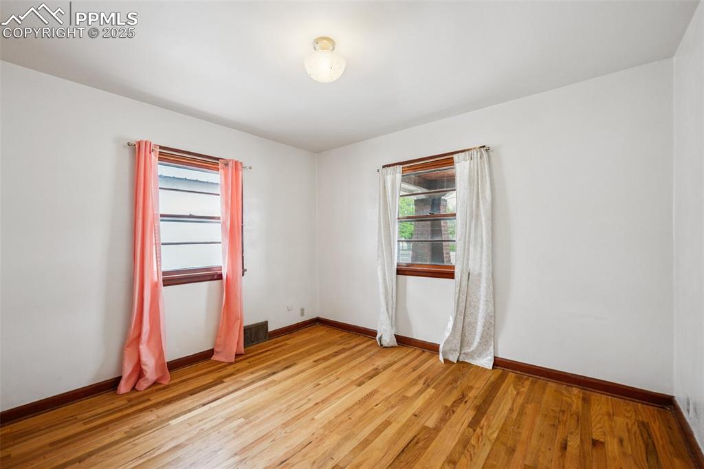 Image 15 of 30: Master Bedroom