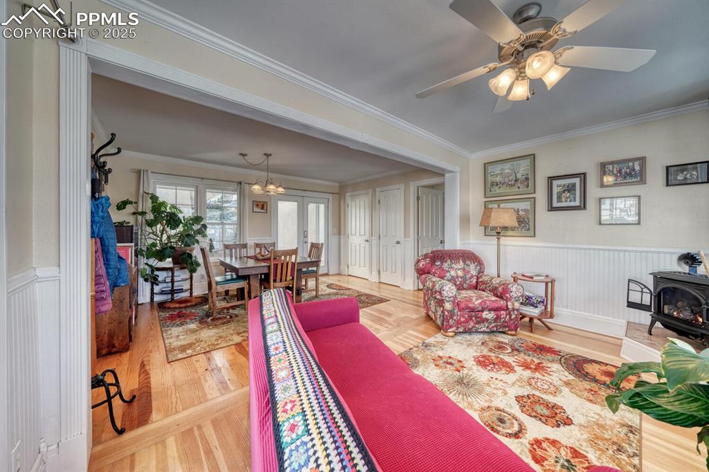 Image 17 of 46: Family Room