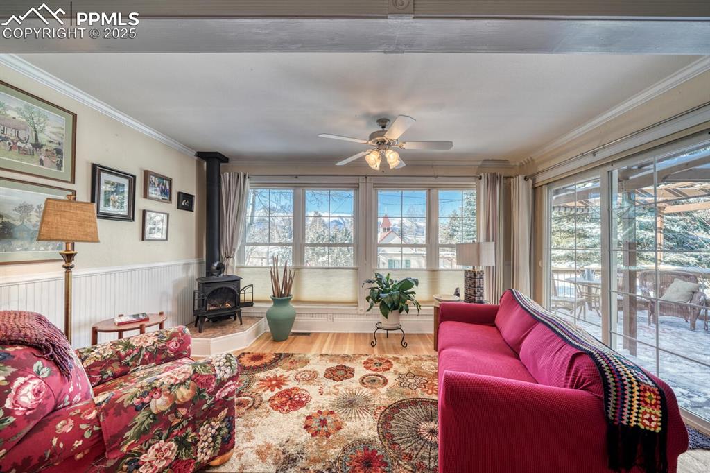 Image 5 of 46: Family Room