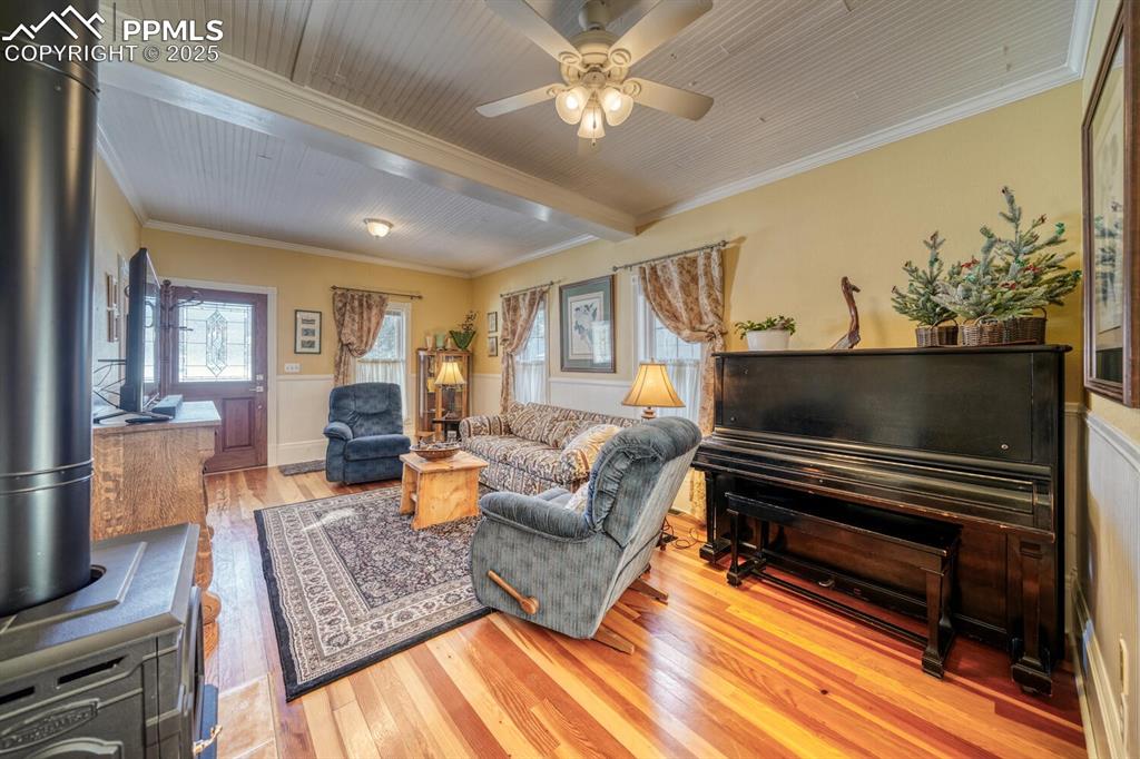 Image 9 of 46: Living Room